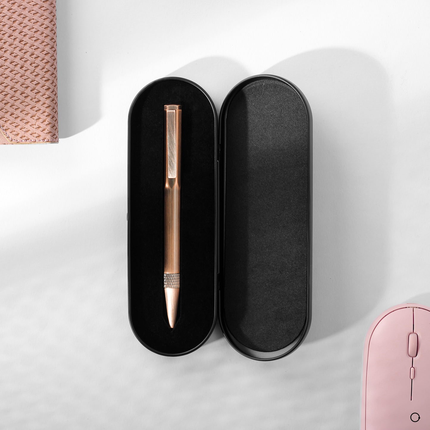 Modern desk accessories set