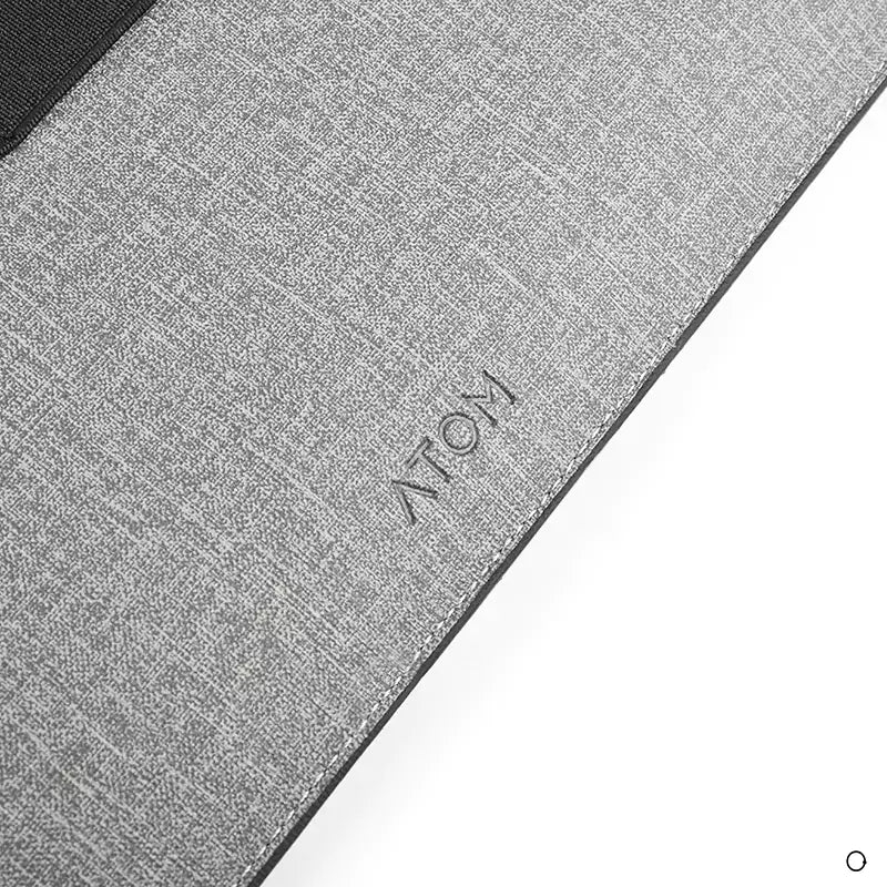 Atom laptop sleeve