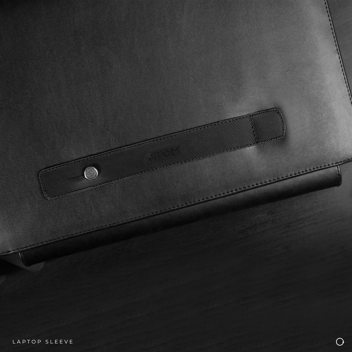 laptop sleeve with back hand 