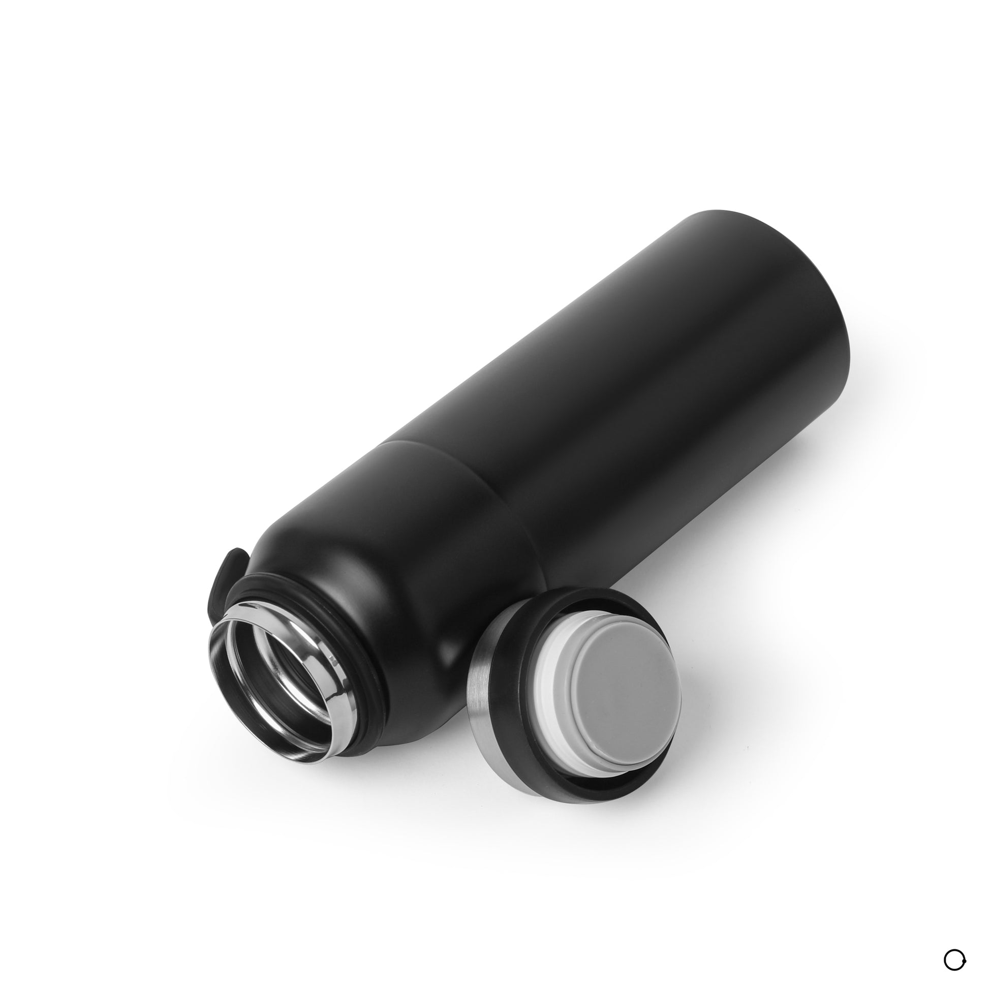 thermal mug With a leak-proof lid.