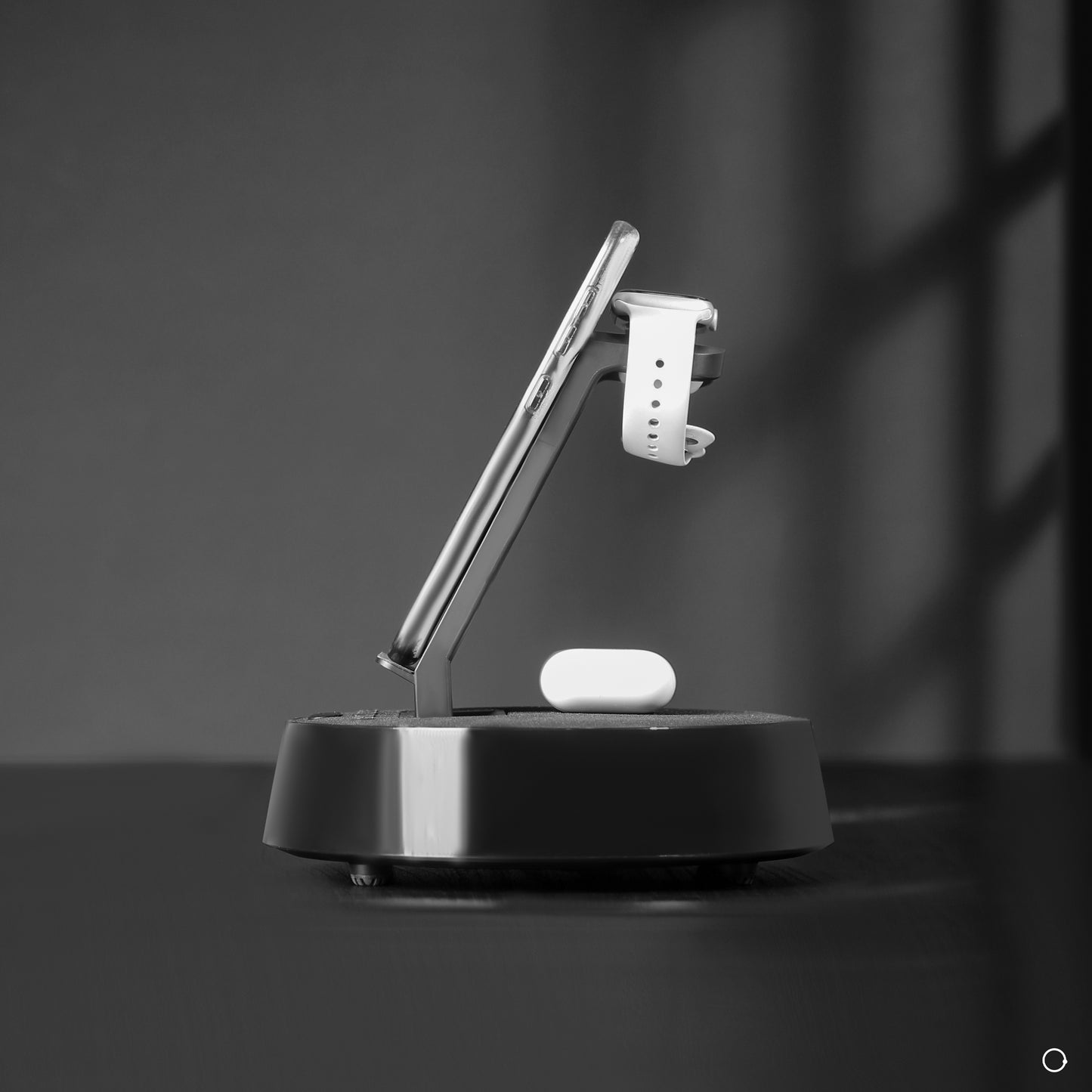 wireless charger with FM radio