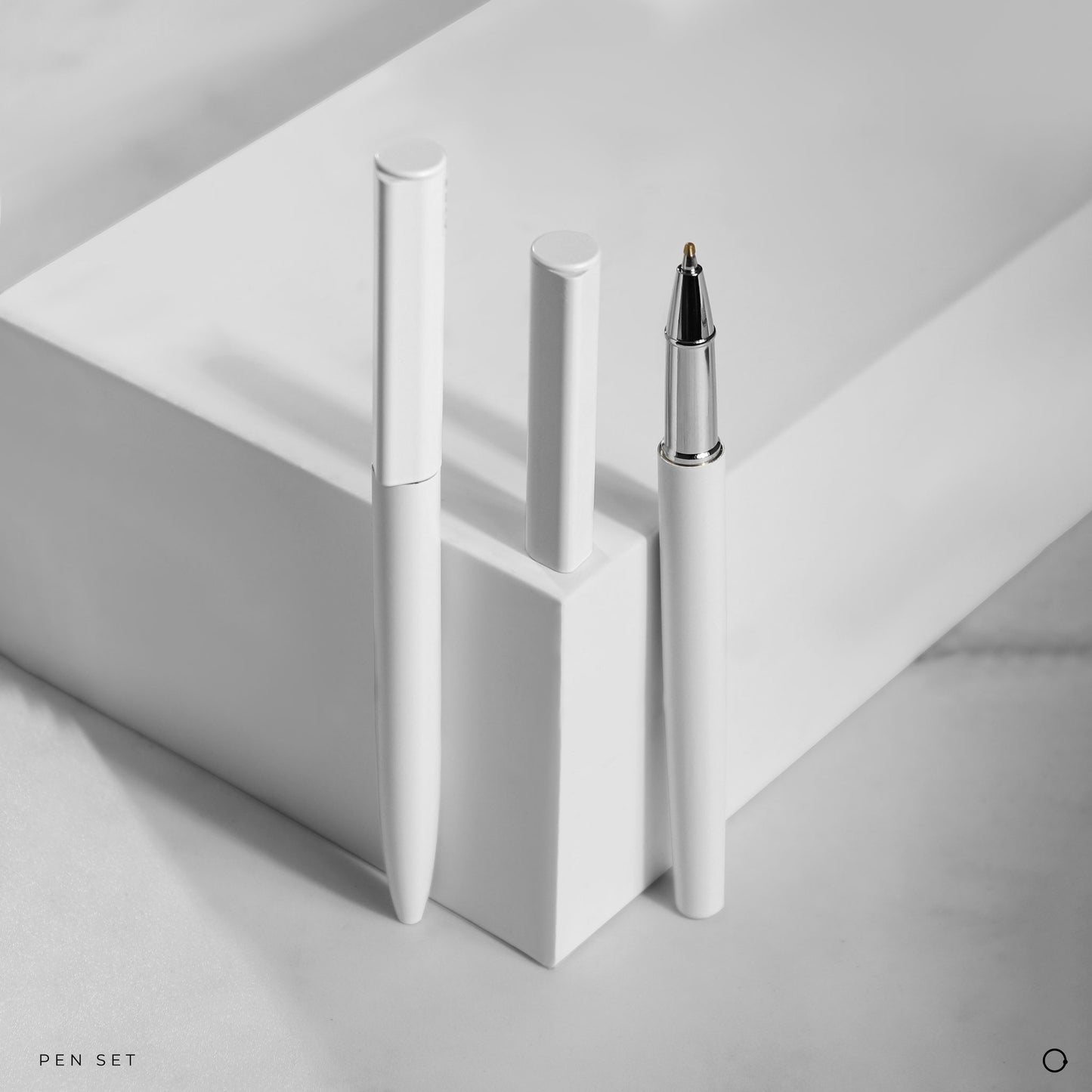 white pen set  