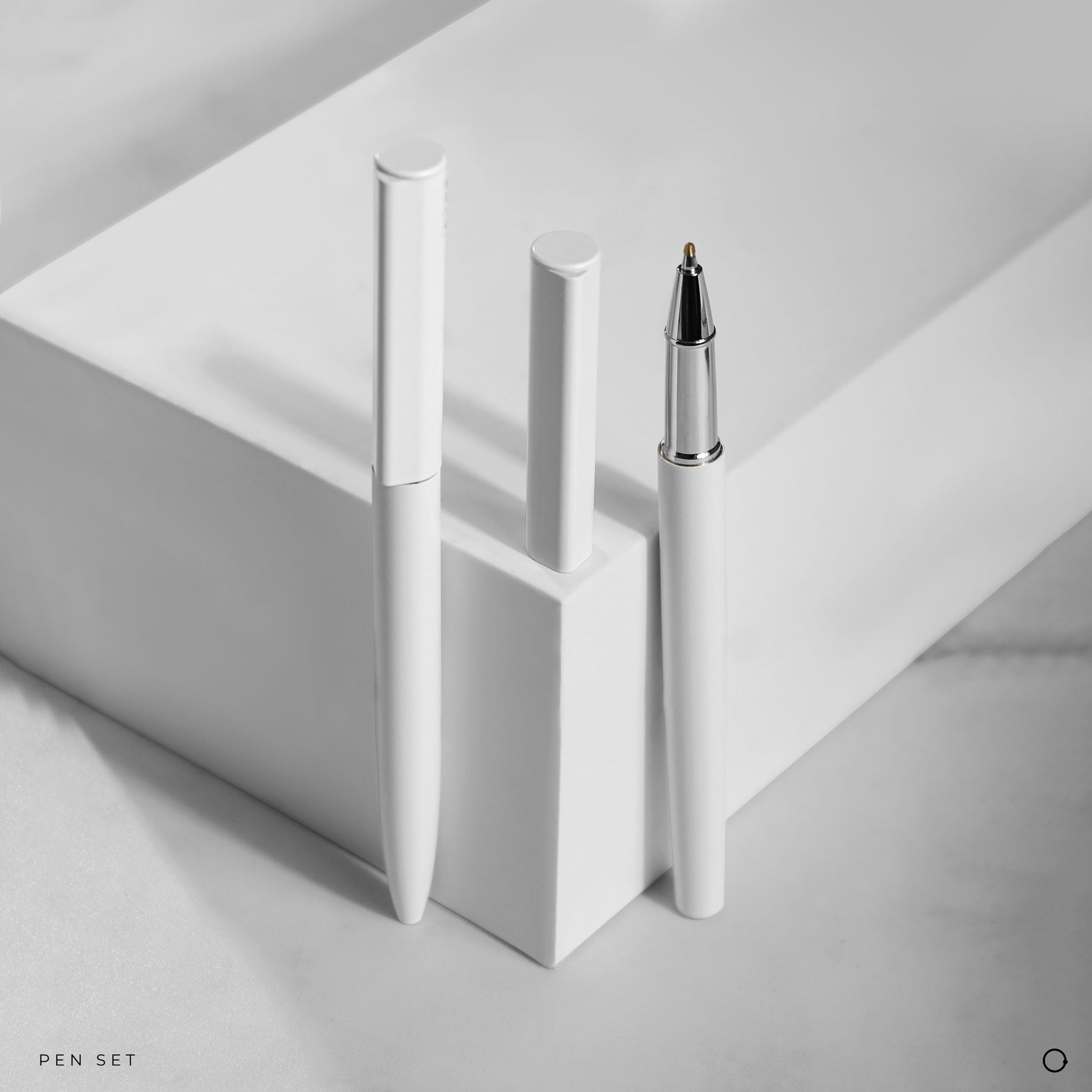white pen set  